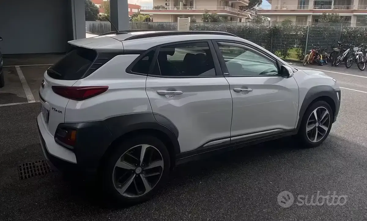 Usata Hyundai Kona 120 CV (88 kW) 2019 Bianco SUV