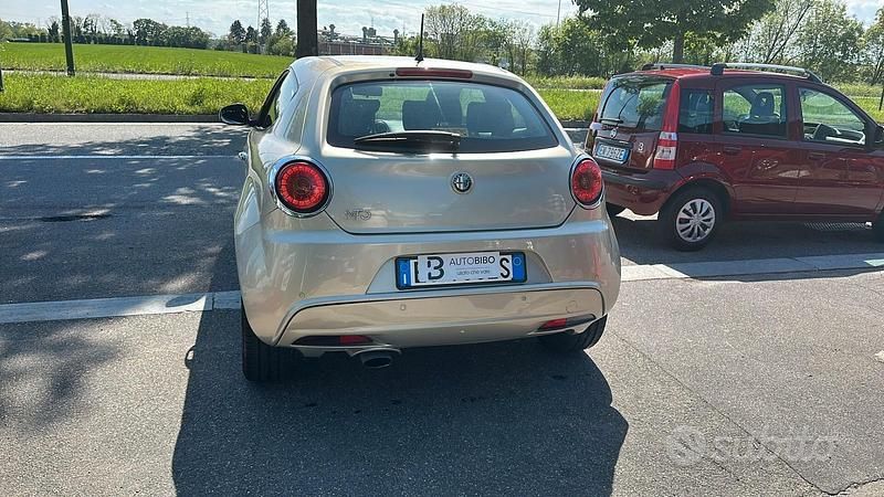 Usata Alfa Romeo MiTo Distinctive 120 CV (88 kW) 2011 Beige Utilitaria