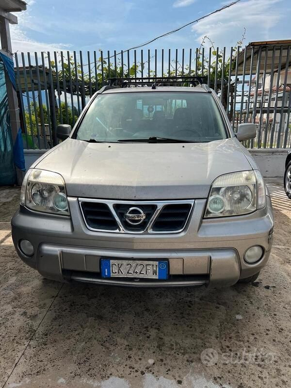 Usata Nissan X-Trail 114 CV (83 kW) 2002 Marrone SUV