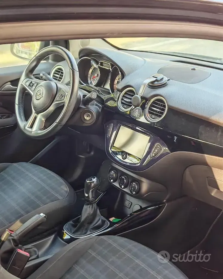 Usata Opel Adam 69 CV (50 kW) 2014 Nero Utilitaria
