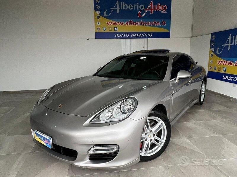 Argento metallizzato Usata 2010 Porsche Panamera Turbo Tre volumi | 34.900 € (Buon prezzo) - Immagine 1/4