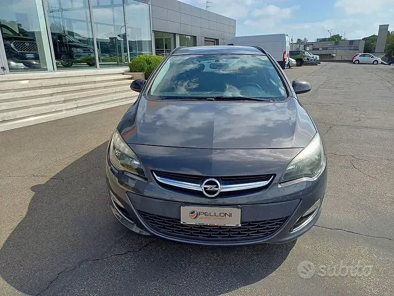 Usata Opel Astra 110 CV (80 kW) 2013 Grigio Station wagon