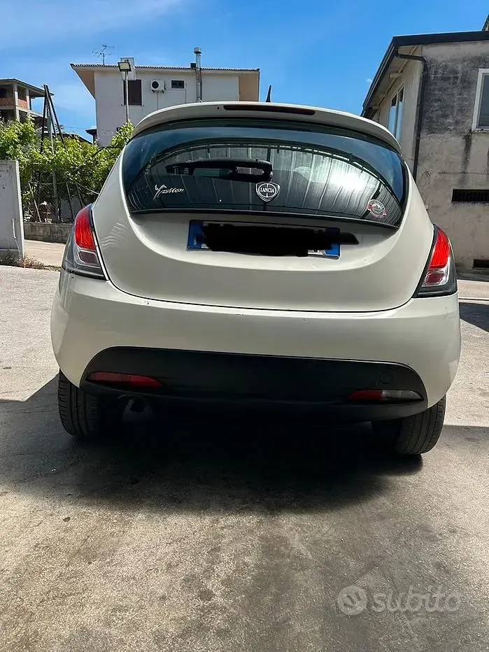 Usata Lancia Ypsilon 85 CV (62 kW) 2013 Utilitaria