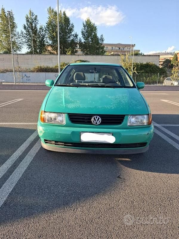 Usata VW Polo 50 CV (36 kW) 1998 Verde Utilitaria