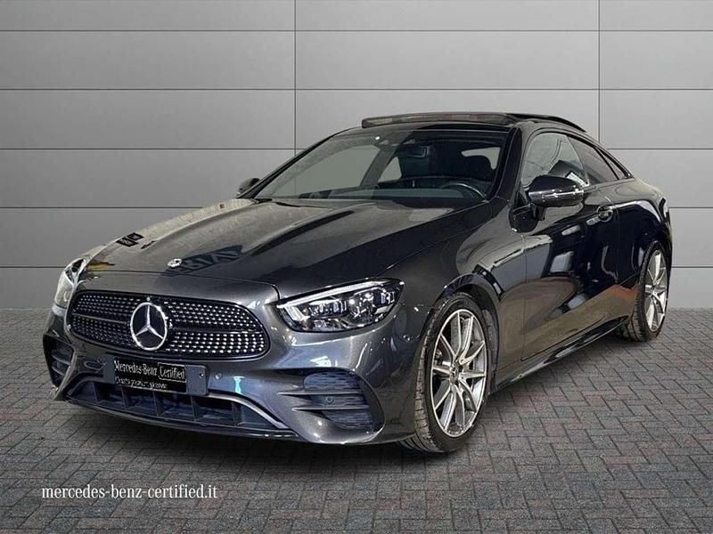Usata Mercedes E220 Premium Plus 194 CV (142 kW) 2022 Grigio grafite Coupé