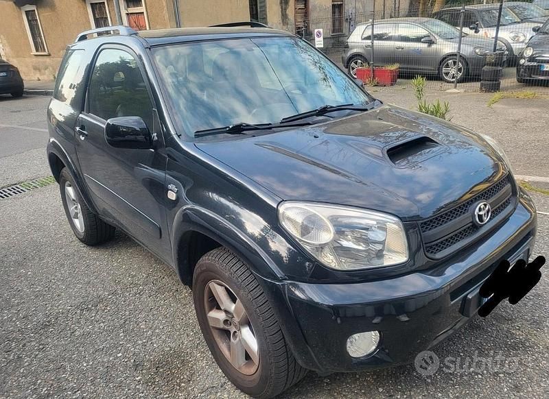 Usata Toyota RAV4 116 CV (85 kW) 2005 Nero SUV