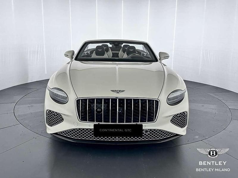 Nuova Bentley Continental 782 CV (575 kW) 2025 Bianco Cabrio