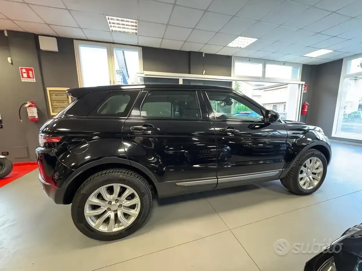 Usata Land Rover Range Rover evoque SE 150 CV (110 kW) 2019 Nero SUV