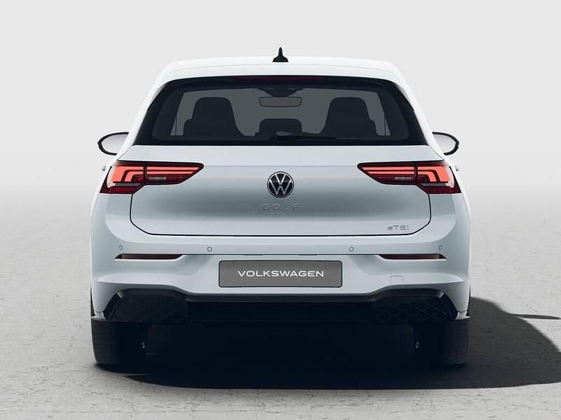 Ny VW Golf VIII R-line Plus 150 HK (110 kW) 2026 Blå Sedan