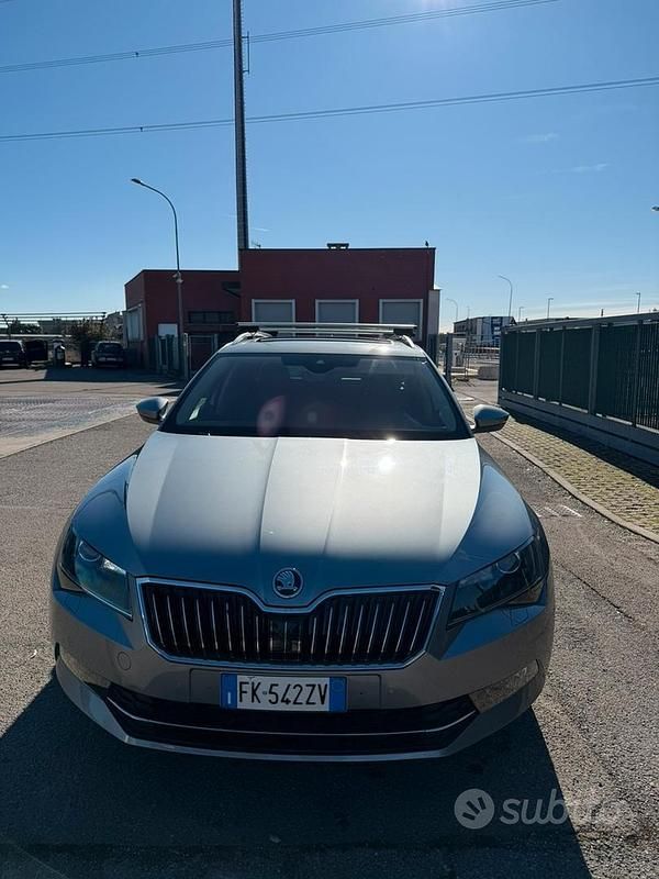 Usata Skoda Superb LAURIN & KLEMENT 190 CV (139 kW) 2017 Grigio Berlina