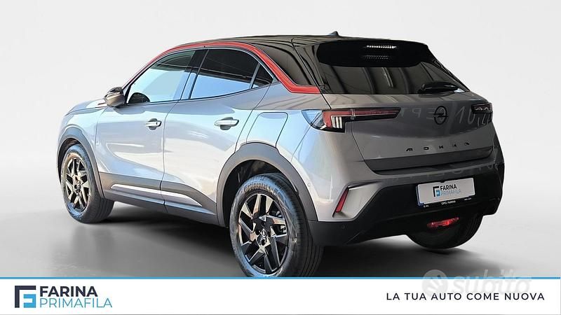 Usata Opel Mokka GS Line 101 CV (74 kW) 2023 Grigio chiaro/tetto nero SUV