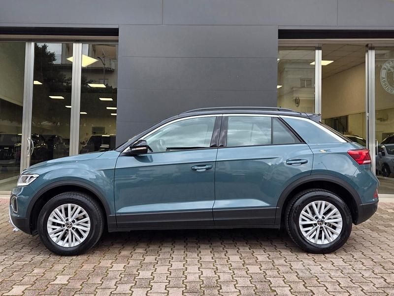 Usata VW T-Roc Life 116 CV (85 kW) 2025 Blu SUV