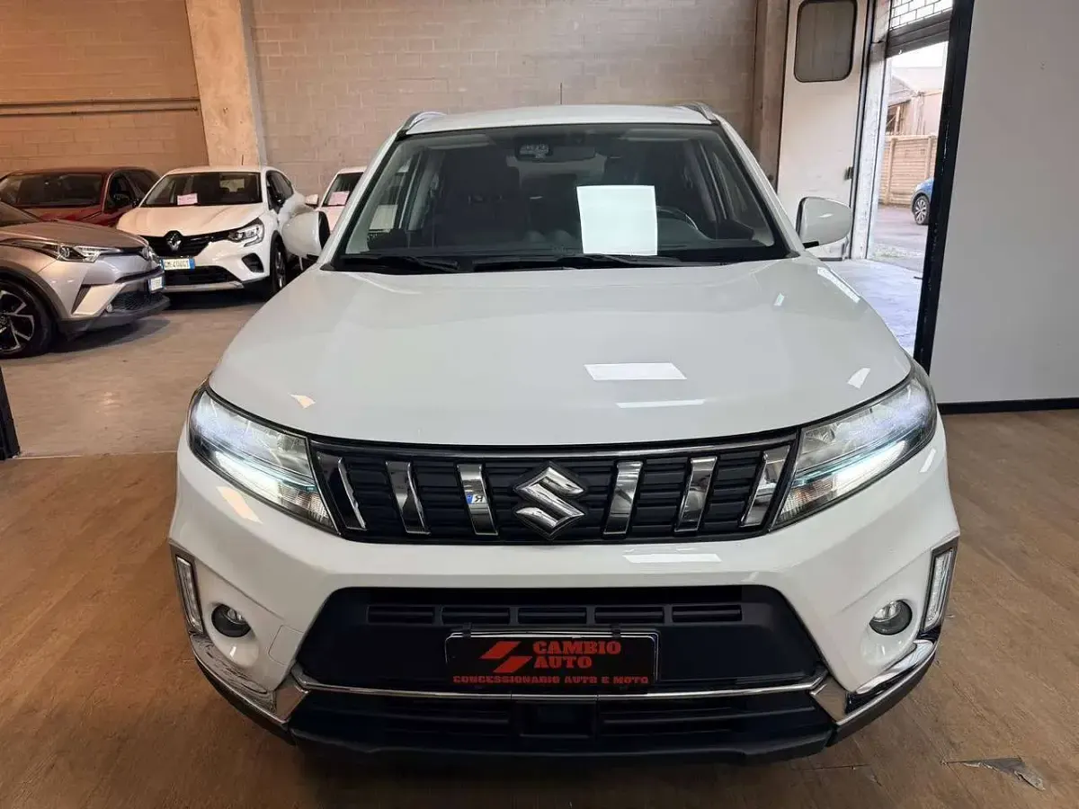 Usata Suzuki Vitara 129 CV (94 kW) 2020 Bianco SUV