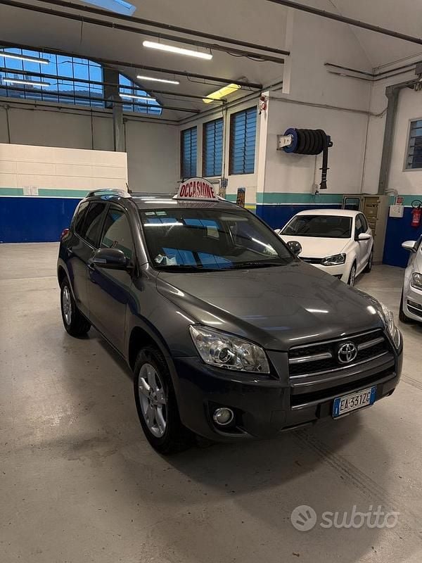 Grigio Usata 2013 Toyota RAV4 Style Station wagon | 6490 € (Super prezzo) - Immagine 1/4