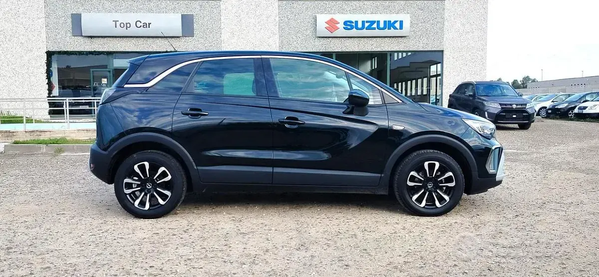 Usata Opel Crossland Elegance 110 CV (80 kW) 2023 Nero SUV