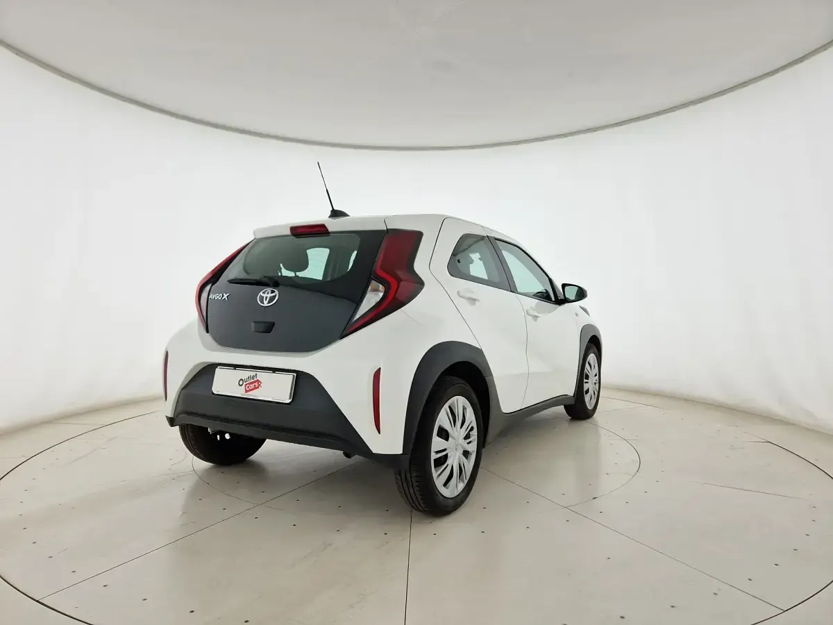 Usata Toyota Aygo X Active 72 CV (52 kW) 2022 Bianco SUV