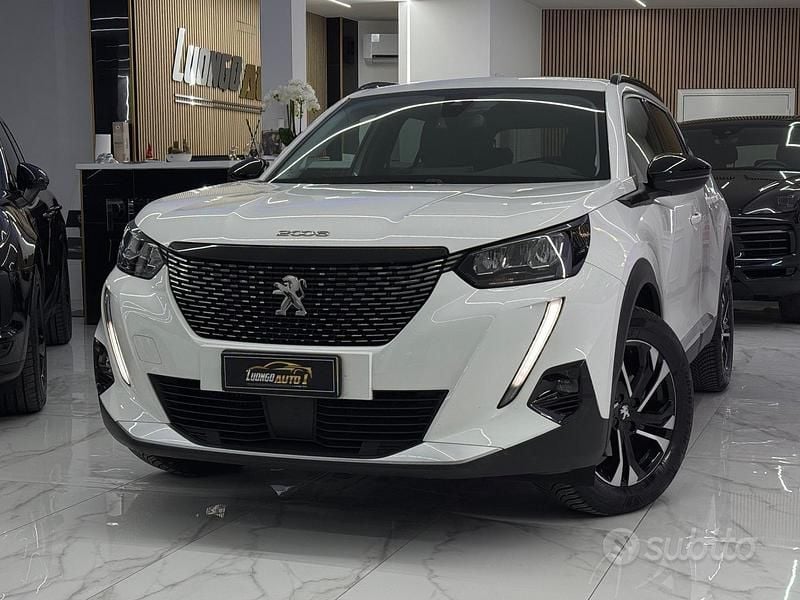 Usata Peugeot 2008 Allure 131 CV (96 kW) 2021 Bianco SUV