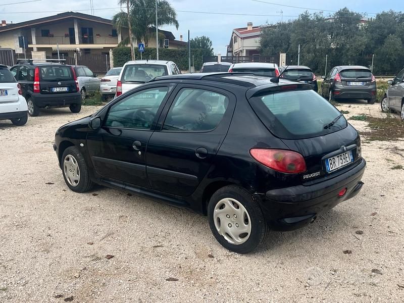 Usata Peugeot 206 75 CV (55 kW) 2001 Nero Berlina
