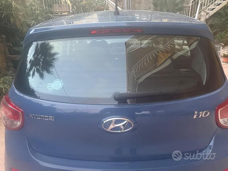 Usata Hyundai i10 67 CV (49 kW) 2015 Blu Utilitaria