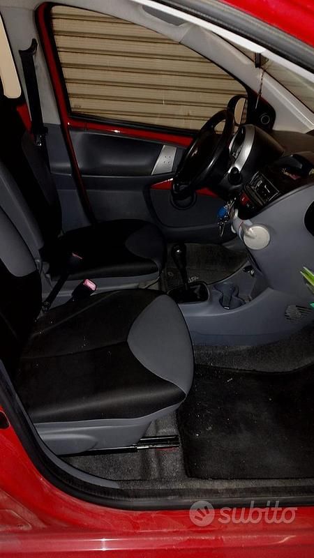 Usata Peugeot 107 68 CV (50 kW) 2008 Rosso Utilitaria