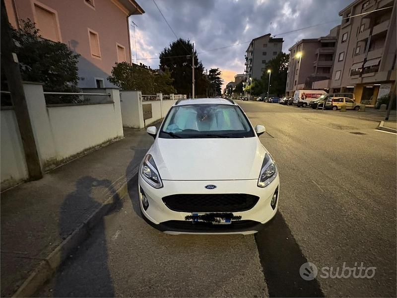 Bianco Usata 2019 Ford Fiesta Active Due volumi | 8700 € (Buon prezzo) - Immagine 1/4