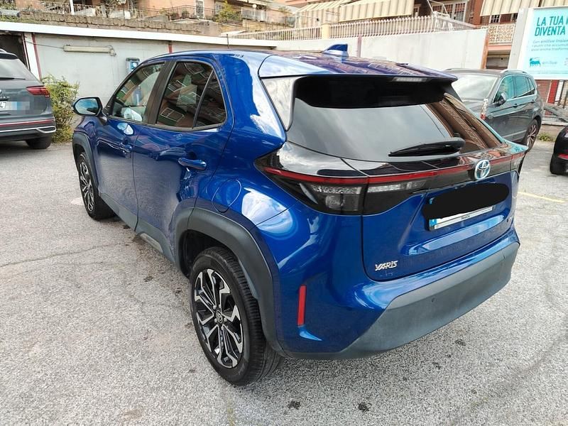 Usata Toyota Yaris Hybrid Trend 92 CV (67 kW) 2022 Blu Station wagon