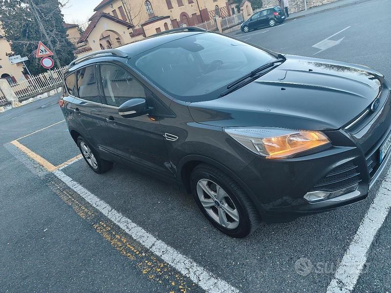 Usata Ford Kuga Trend 120 CV (88 kW) 2016 Grigio SUV