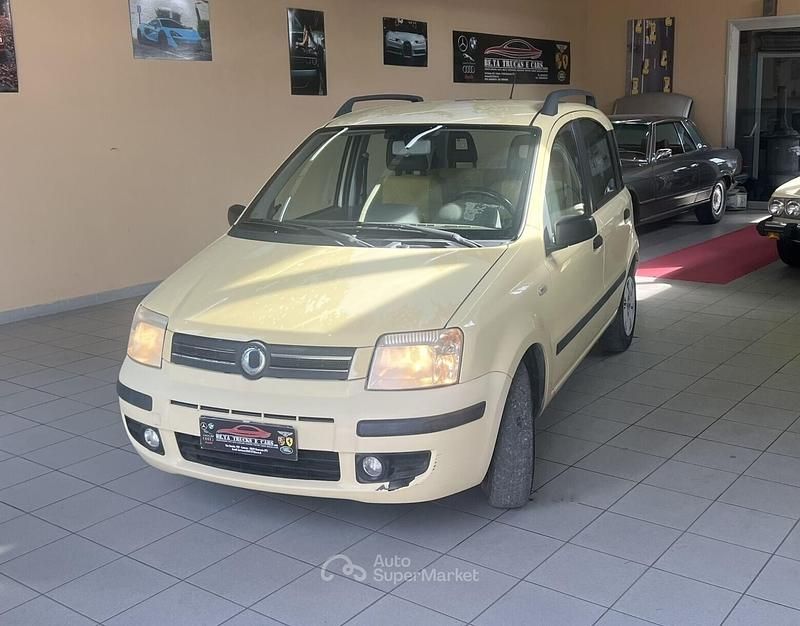 Usata Fiat Panda Dynamic 60 CV (44 kW) 2004 Giallo Utilitaria