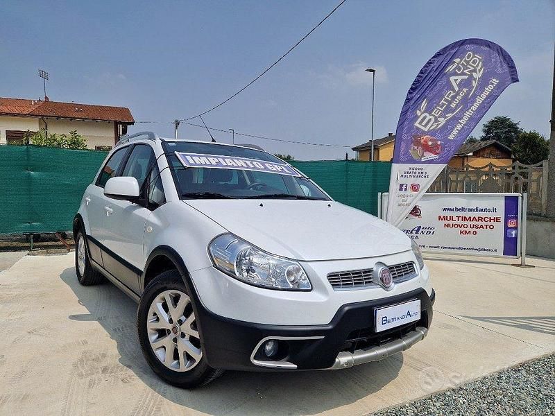 Usata Fiat Sedici Emotion 120 CV (88 kW) 2011 Bianco SUV