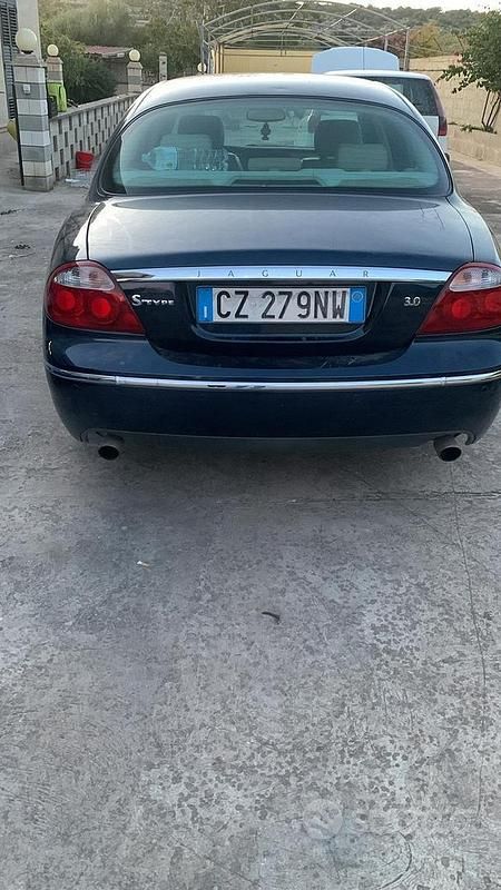 Usata Jaguar S-Type S 238 CV (175 kW) 2006 Blu Berlina