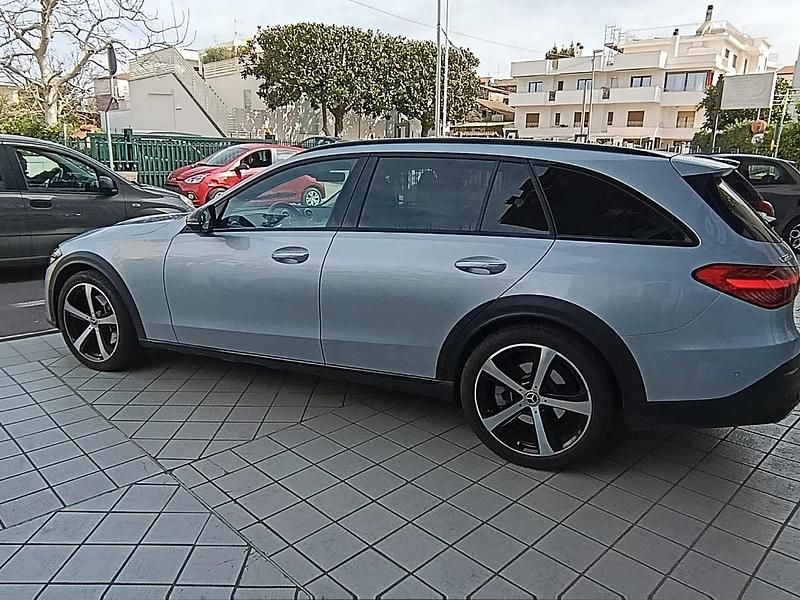 Usata Mercedes C220 Premium 199 CV (146 kW) 2024 Grigio Station wagon