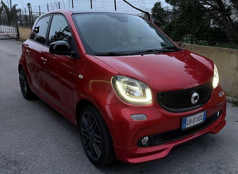 Usado Smart ForFour Brabus 71 CV (52 kW) 2016 Rojo Utilitario