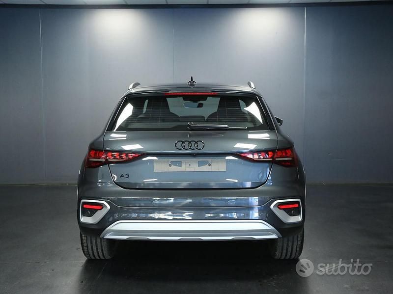 Nuova Audi A3 Comfort 150 CV (110 kW) 2025 Grigio Berlina