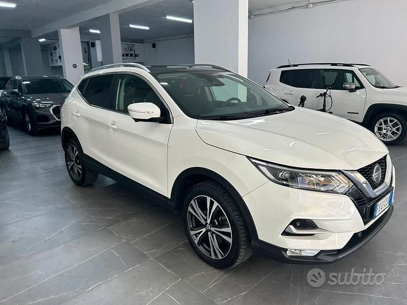 Usata Nissan Qashqai Tekna+ 131 CV (96 kW) 2018 Bianco SUV