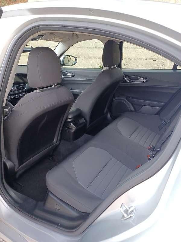 Usata Alfa Romeo Giulia 150 CV (110 kW) 2017 Grigio Berlina