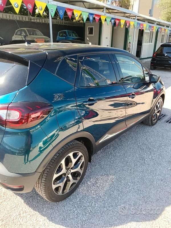 Usata Renault Captur Initiale Paris 110 CV (80 kW) 2018 Blu SUV