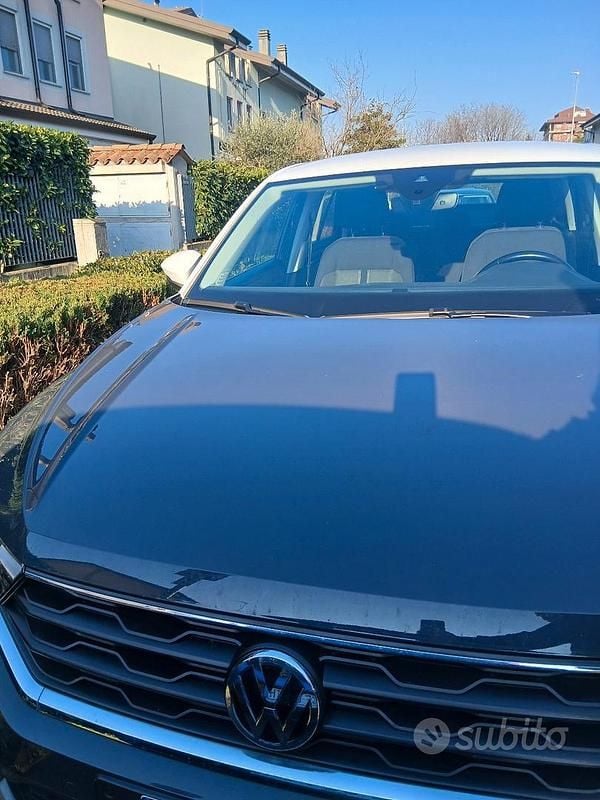 Usata VW T-Roc Style 116 CV (85 kW) 2019 Grigio SUV