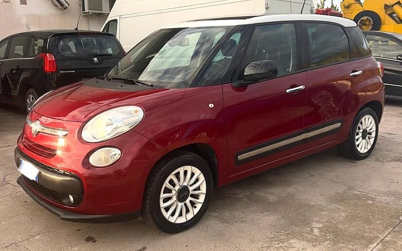 Rosso Usata 2013 Fiat 500L Lounge Monovolume | 7999 € (Cara) - Immagine 1/4