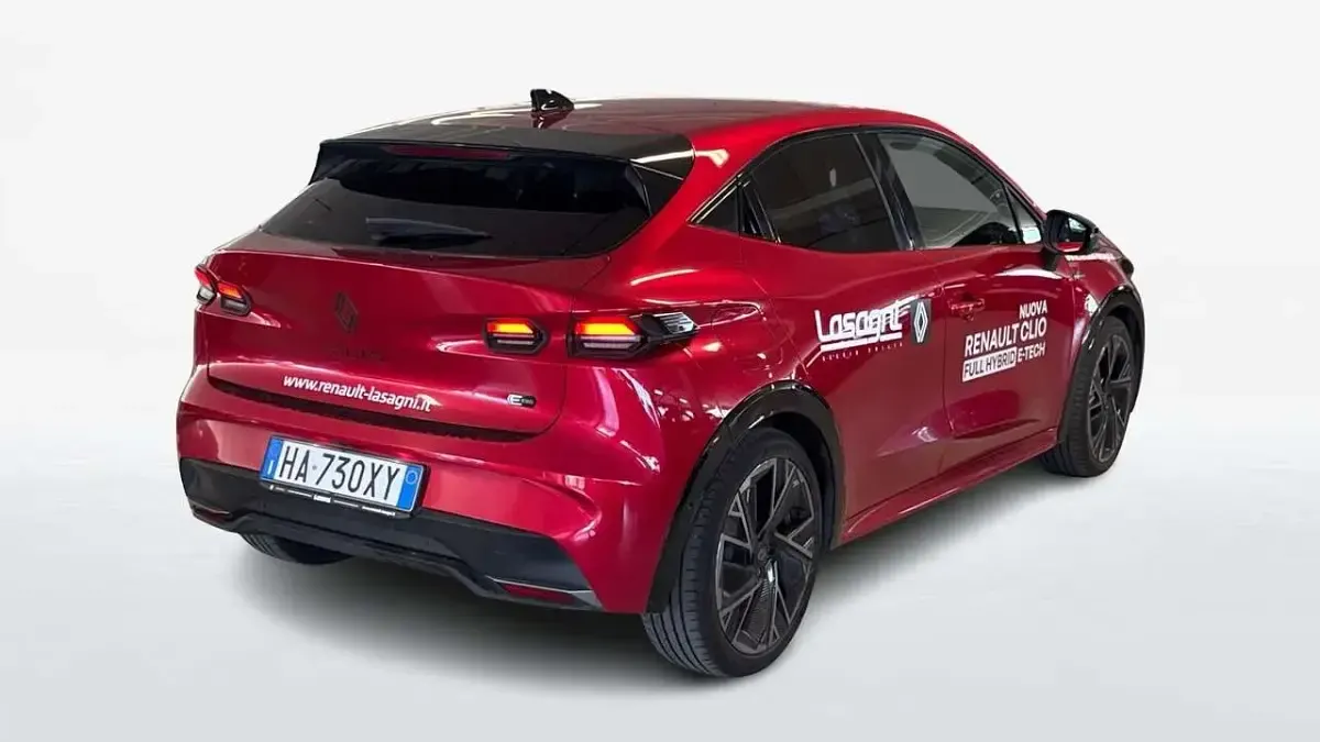Usata Renault Clio V Esprit Alpine 109 CV (80 kW) 2025 Rosso absolut Berlina