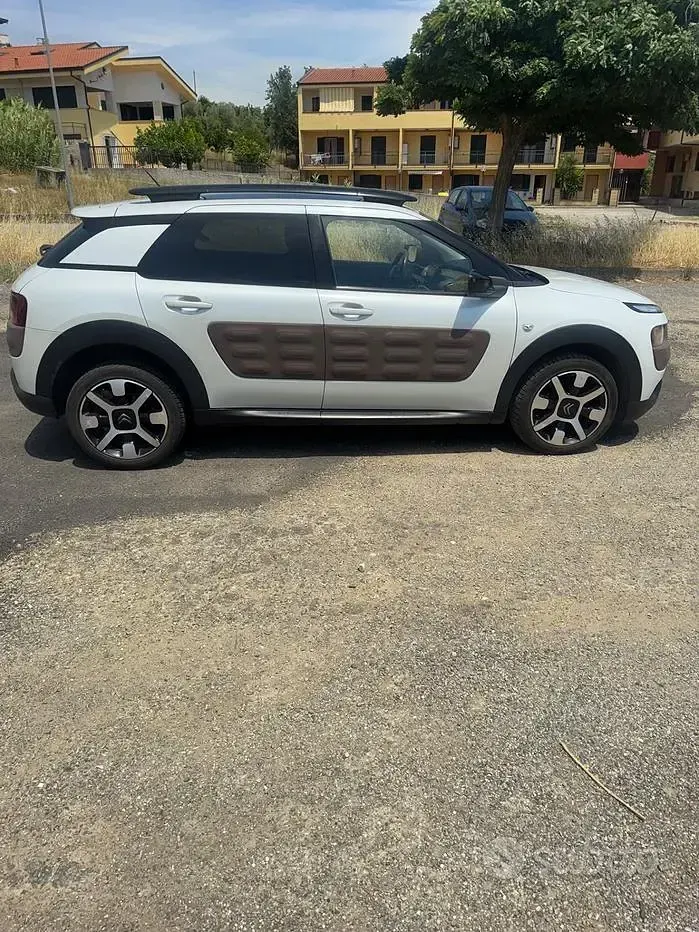 Usata Citroën C4 Cactus Feel 99 CV (72 kW) 2015 Grigio Utilitaria