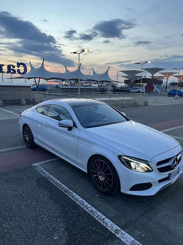 Usata Mercedes C220 170 CV (125 kW) 2016 Bianco Coupé