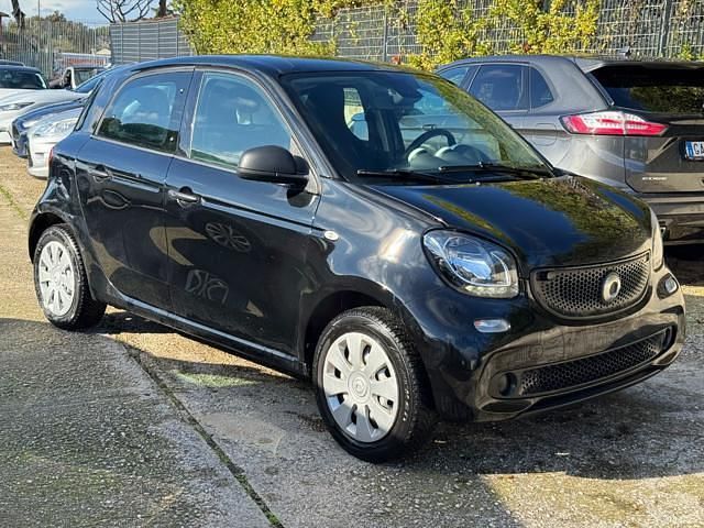 Usata Smart ForFour Passion 70 CV (51 kW) 2017 Nero Utilitaria