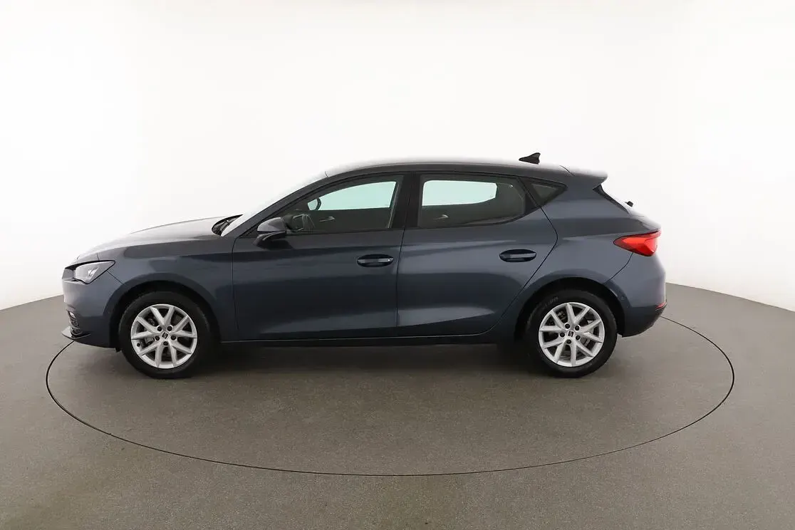Occasion Seat Leon Style 116 PK (85 kW) 2023 Grijs Sedan