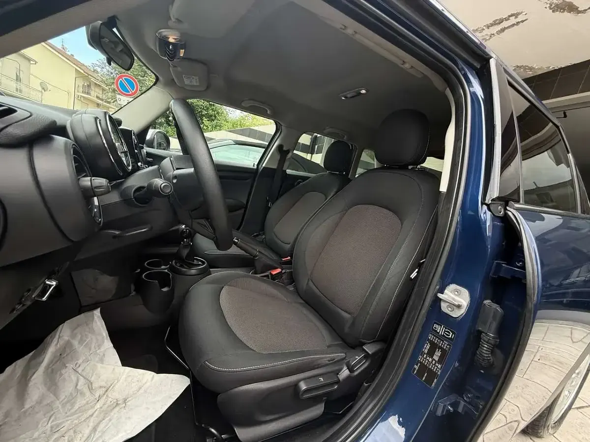 Usata Mini One D Business 95 CV (69 kW) 2015 Blu/azzurro Utilitaria