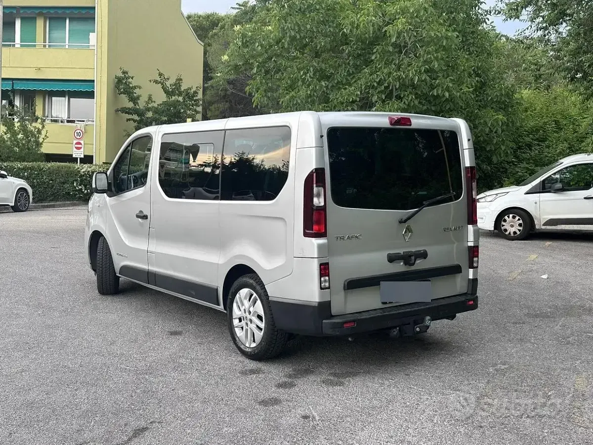 Usata Renault Trafic 125 CV (91 kW) 2016 Grigio Monovolume
