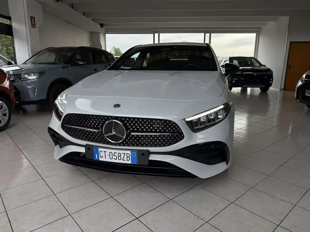Usata Mercedes A250 AMG line 163 CV (119 kW) 2024 Bianco Berlina