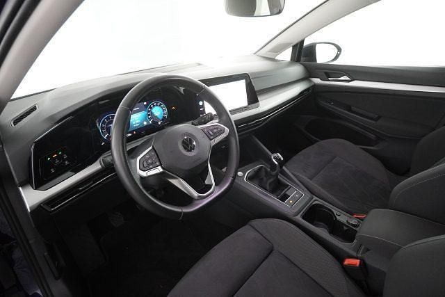 Usata VW Golf VIII Life 131 CV (96 kW) 2021 Atlantic blue