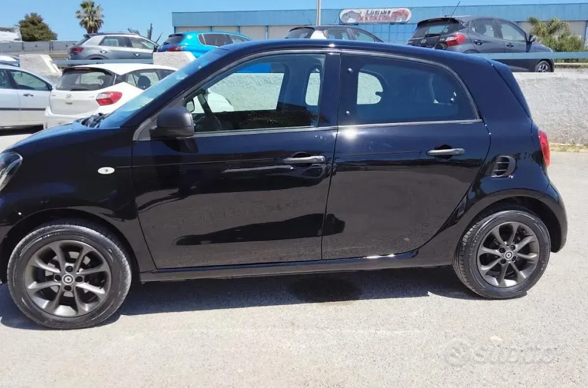 Usata Smart ForFour 71 CV (52 kW) 2019 Nero Utilitaria