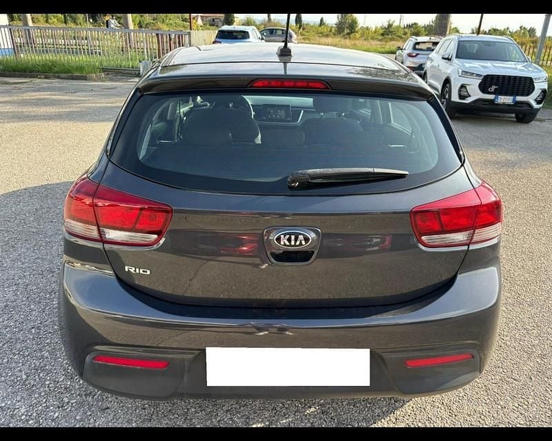 Usata Kia Rio 84 CV (61 kW) 2020 Nero Utilitaria