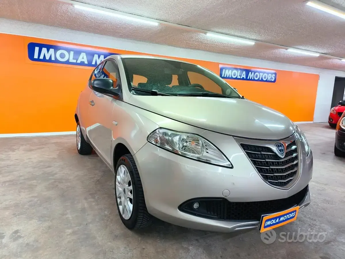 Usata Lancia Ypsilon Gold 86 CV (63 kW) 2013 Marrone Utilitaria